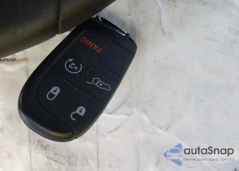 2024 Jeep Compass Latitude 4X4 z USA, uszkodzony, nr VIN 3C4NJDBN9RT147128